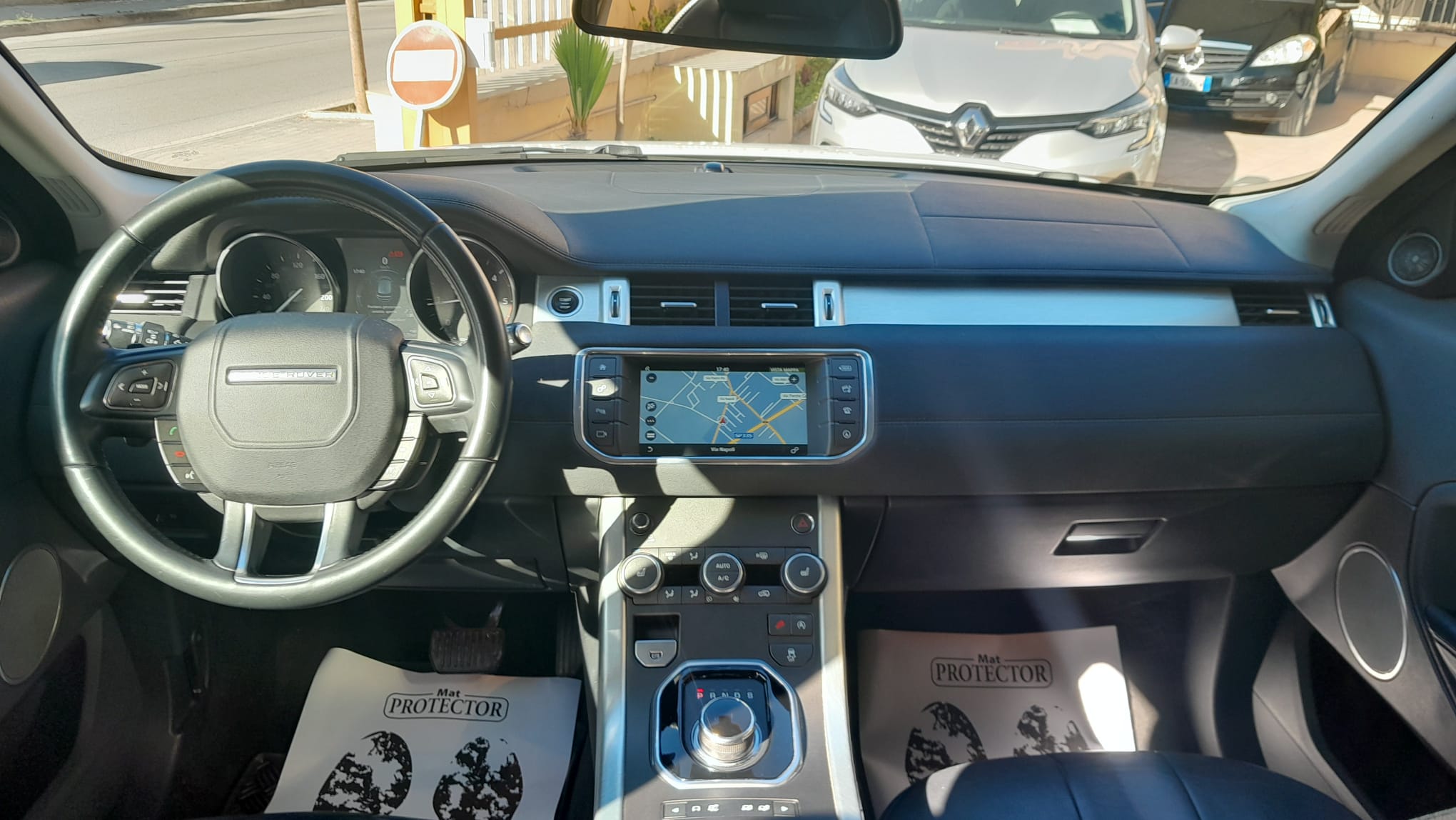 LAND ROVER EVOQUE 2.0 TD4 SE DYNAMIC 150CV AUTO 4X4 IMM 01/04/2017 KM 144750 € 14.690,00 - immagine 17