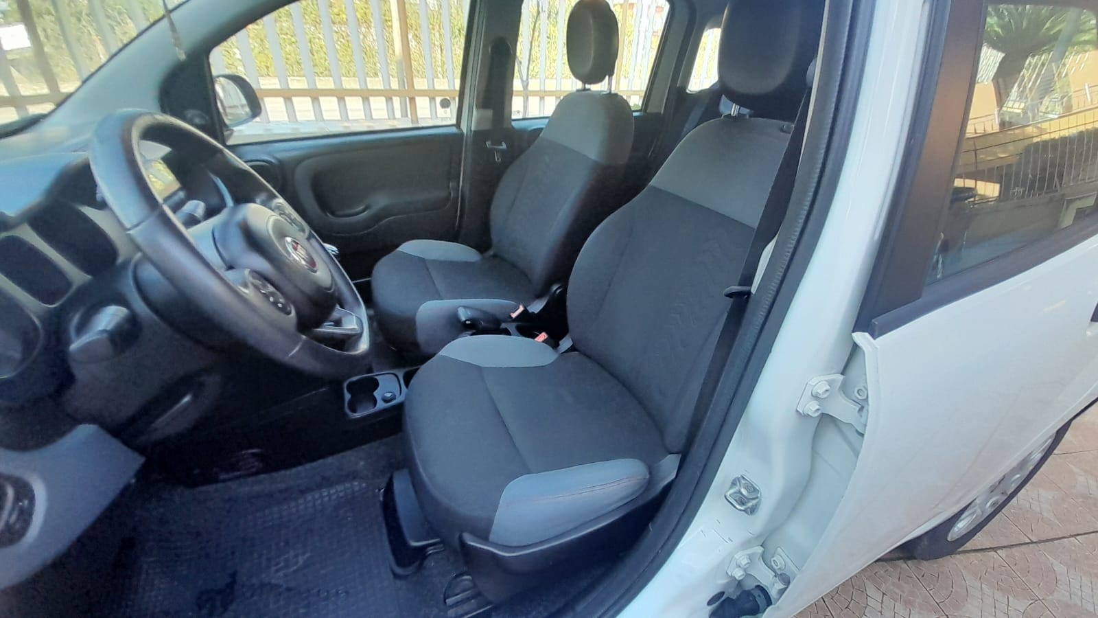 FIAT PANDA 1.2 POP 69CV IMM 12/2017 KM 182000 CAMBIO MANUALE € 6.490,00 - immagine 17