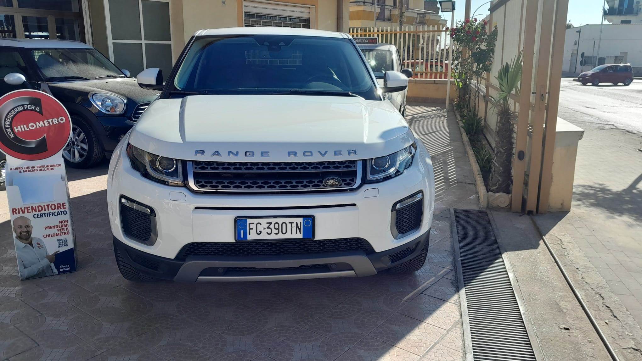 LAND ROVER EVOQUE 2.0 TD4 SE DYNAMIC 150CV AUTO 4X4 IMM 01/04/2017 KM 144750 € 14.690,00