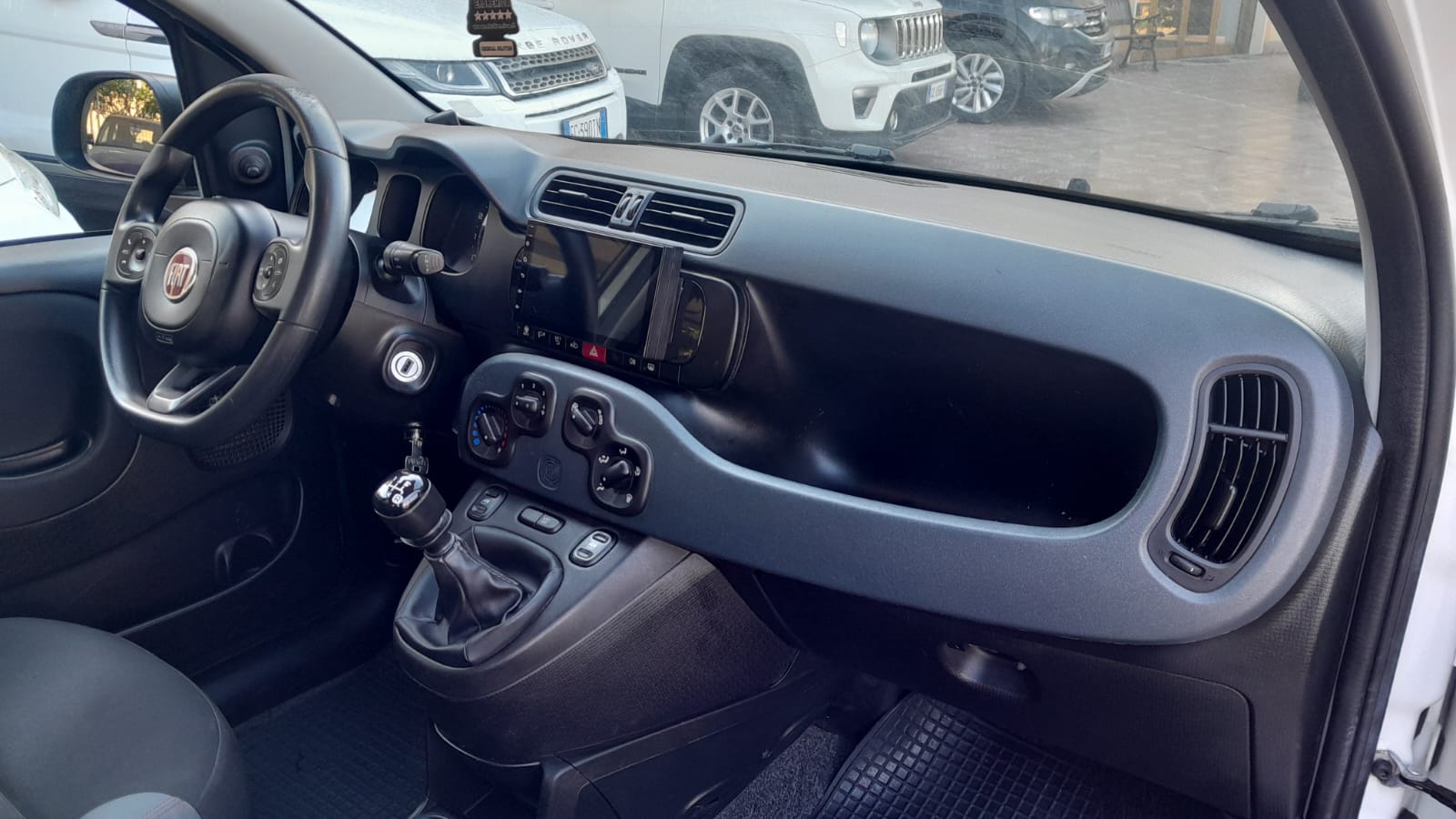 FIAT PANDA 1.2 POP 69CV IMM 12/2017 KM 182000 CAMBIO MANUALE € 6.490,00 - immagine 14