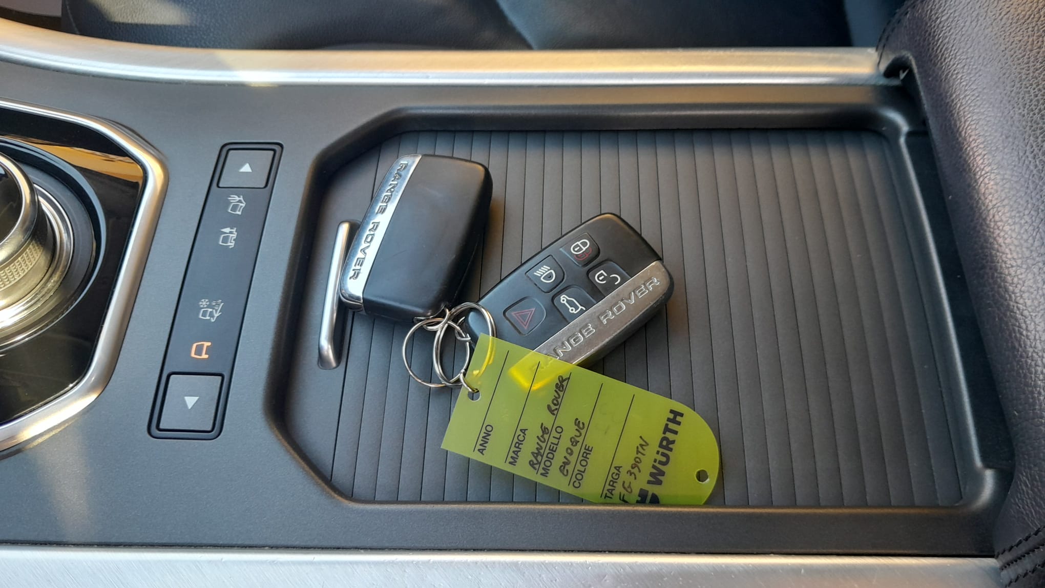 LAND ROVER EVOQUE 2.0 TD4 SE DYNAMIC 150CV AUTO 4X4 IMM 01/04/2017 KM 144750 € 14.690,00 - immagine 21