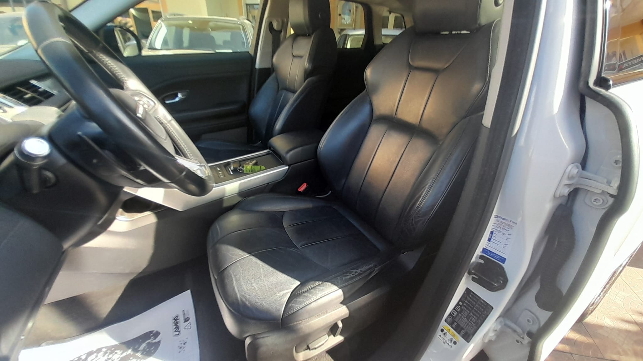 LAND ROVER EVOQUE 2.0 TD4 SE DYNAMIC 150CV AUTO 4X4 IMM 01/04/2017 KM 144750 € 14.690,00 - immagine 18