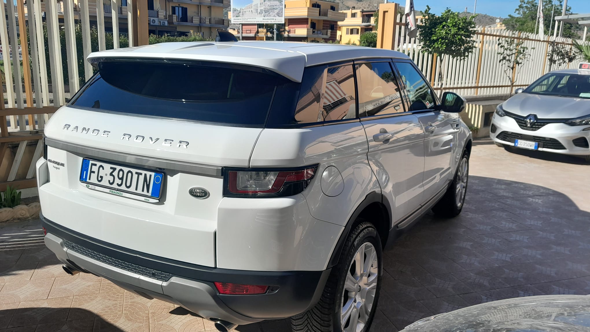 LAND ROVER EVOQUE 2.0 TD4 SE DYNAMIC 150CV AUTO 4X4 IMM 01/04/2017 KM 144750 € 14.690,00 - immagine 5