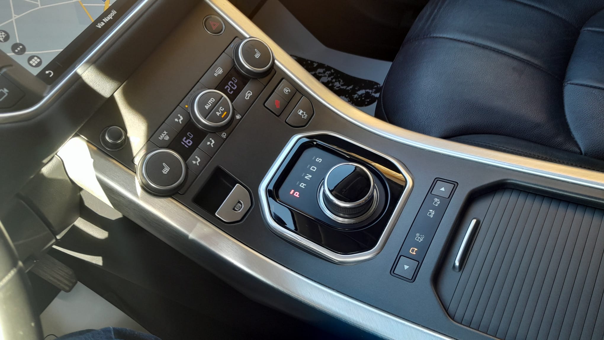 LAND ROVER EVOQUE 2.0 TD4 SE DYNAMIC 150CV AUTO 4X4 IMM 01/04/2017 KM 144750 € 14.690,00 - immagine 20