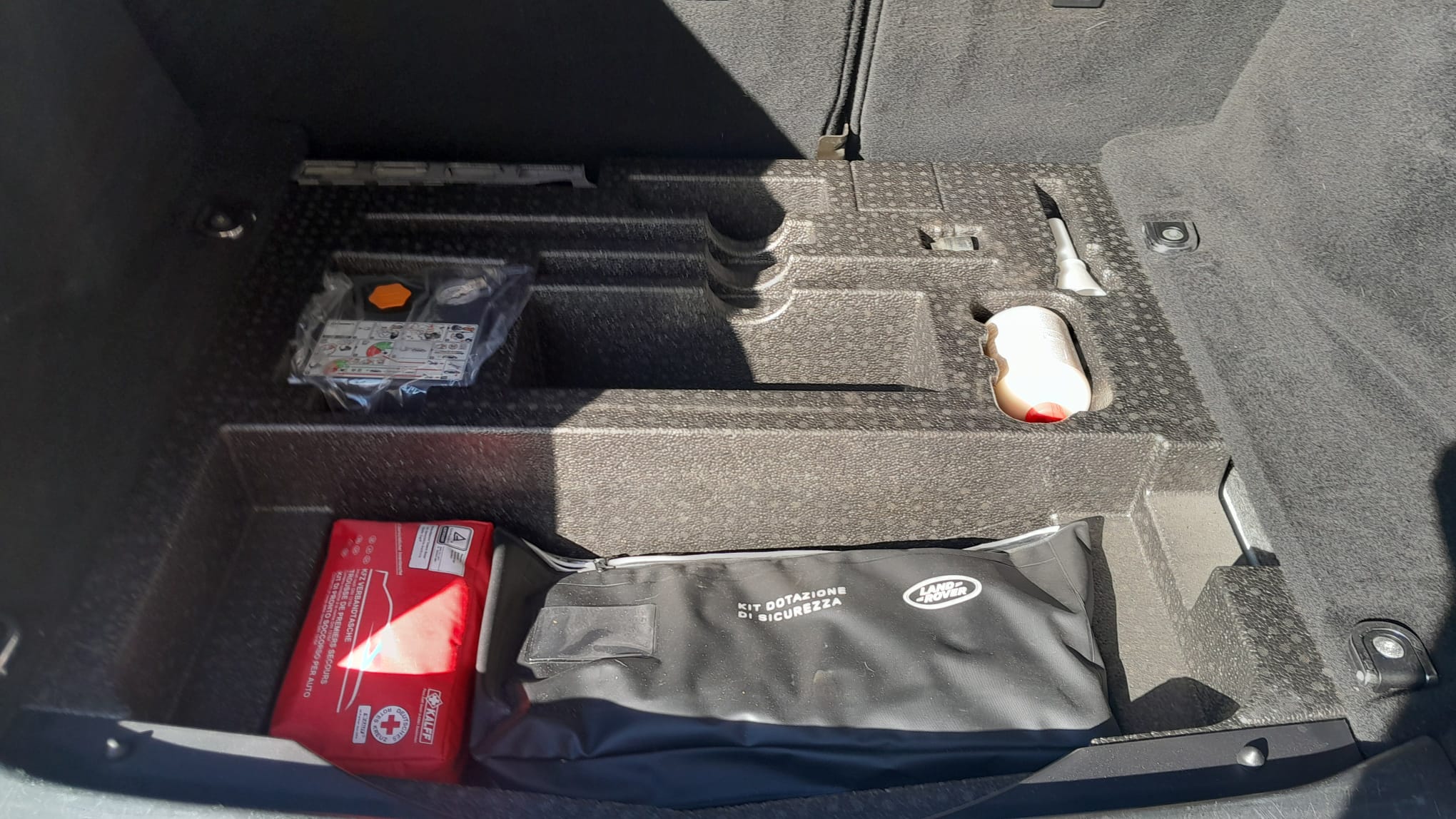 LAND ROVER EVOQUE 2.0 TD4 SE DYNAMIC 150CV AUTO 4X4 IMM 01/04/2017 KM 144750 € 14.690,00 - immagine 26