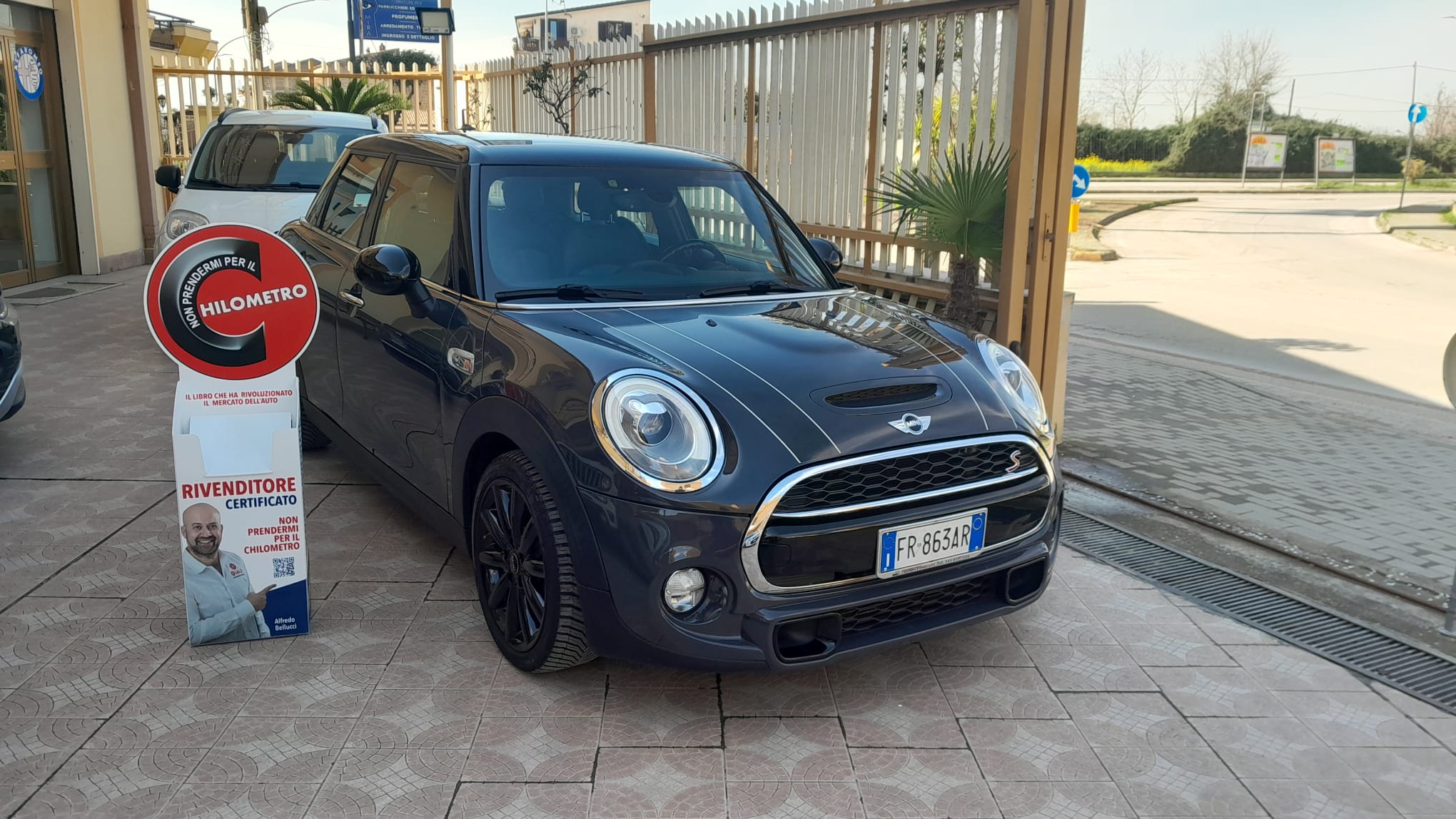 MINI 2.0 COOPER SD HYPE 5P AUTO IMM 24-04-2018 KM 147000 DIESEL AUTOMATICA € 15.490,00