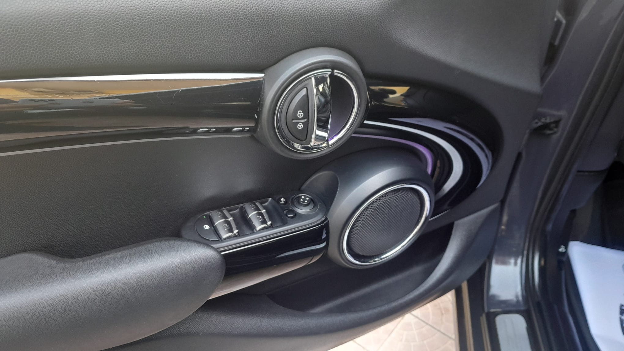 MINI 2.0 COOPER SD HYPE 5P AUTO IMM 24-04-2018 KM 147000 DIESEL AUTOMATICA € 15.490,00 - immagine 12