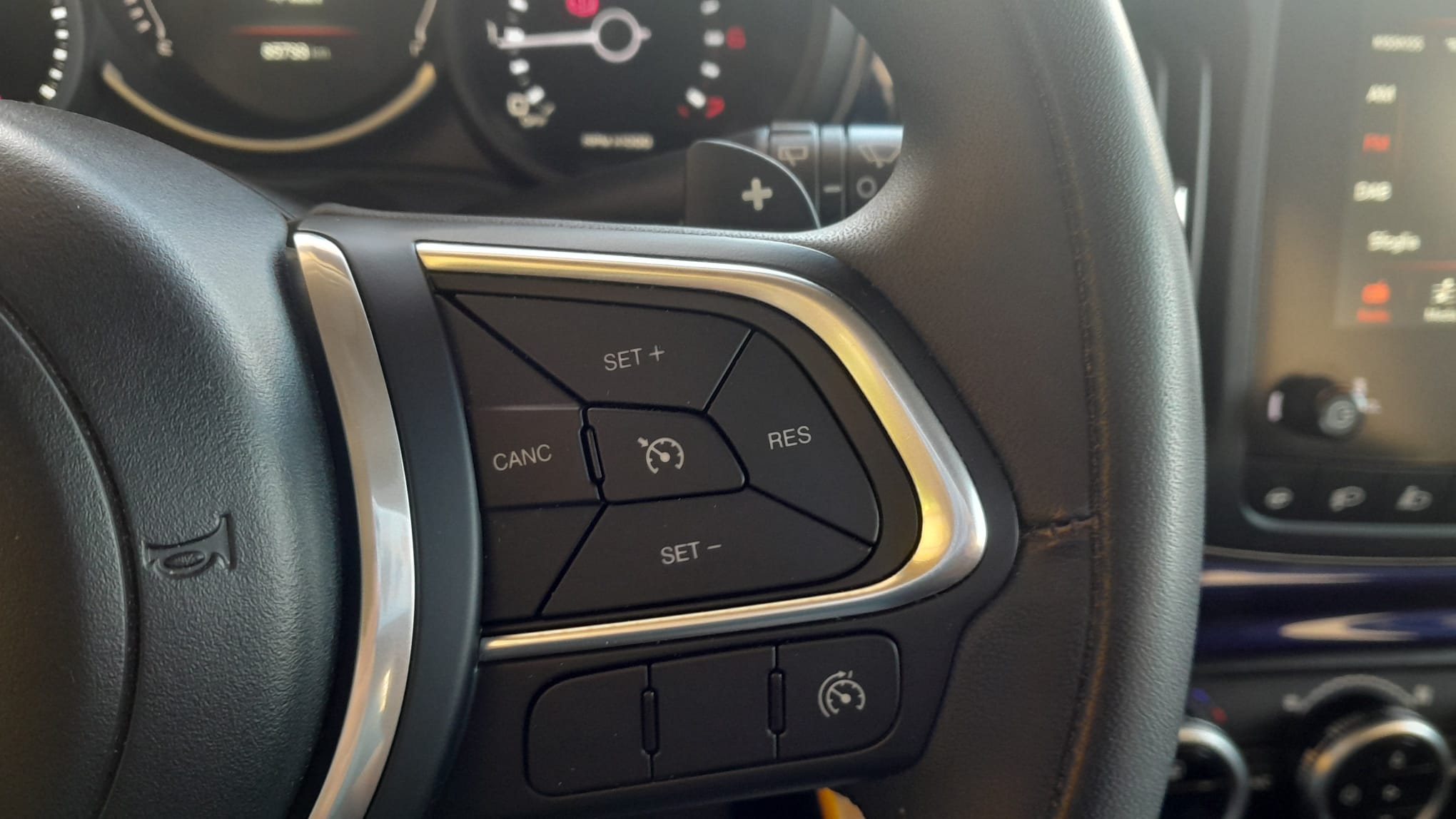 FIAT 500L 1.3 MJT MIRROR CITY CROSS 95 CV DUALOGIC IMM 04/2019 KM 85700 AUTOMATICA € 11.990,00 - immagine 10